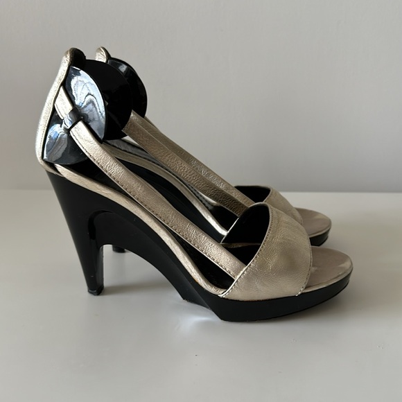 AUTHENTIC Givenchy Leather Sandals Size EU 38/ US 8 - Picture 3 of 9